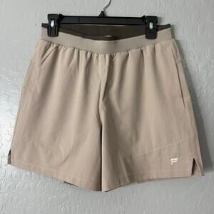 Fabletics The Fundamental Short ll (Lined), Brutalist Khaki, Taupe Slate, S